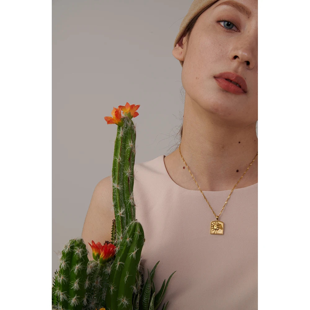 Golden Sun Medallion Necklace - Cardi Bella