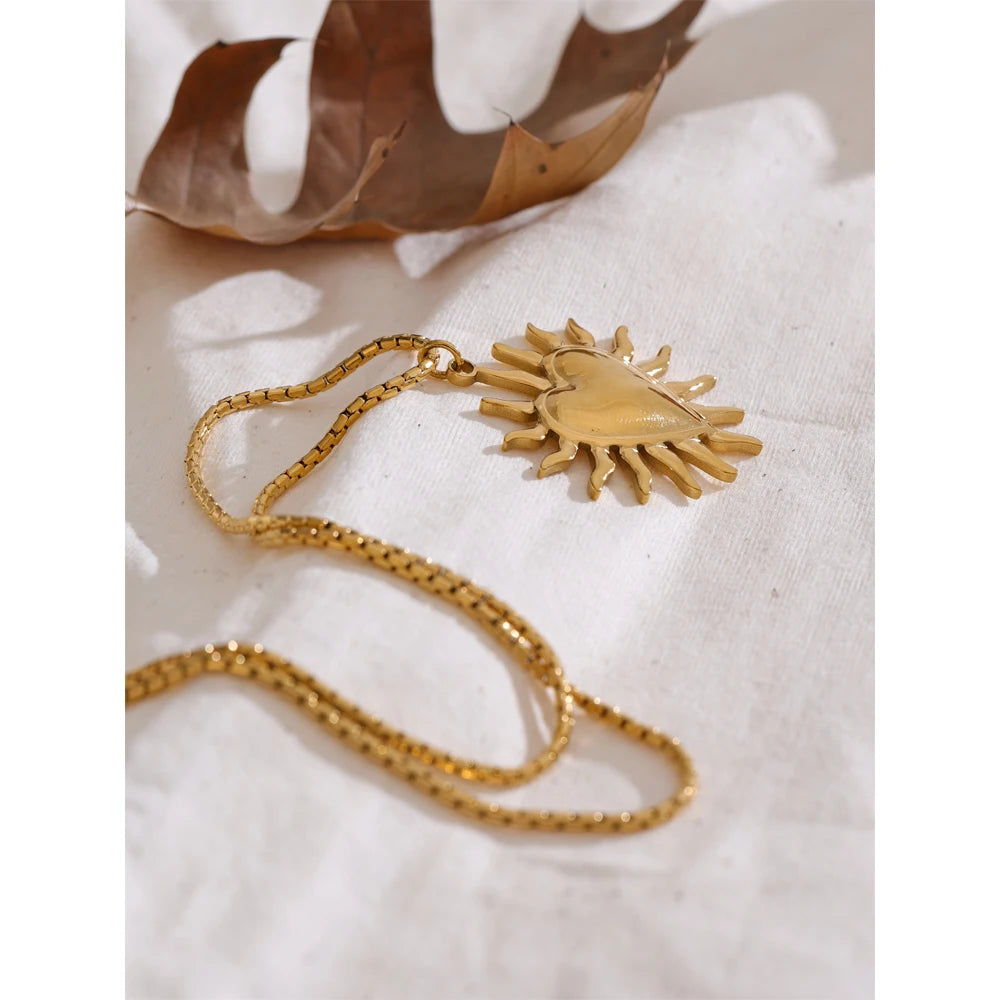 Soular Necklace Set - Cardi Bella