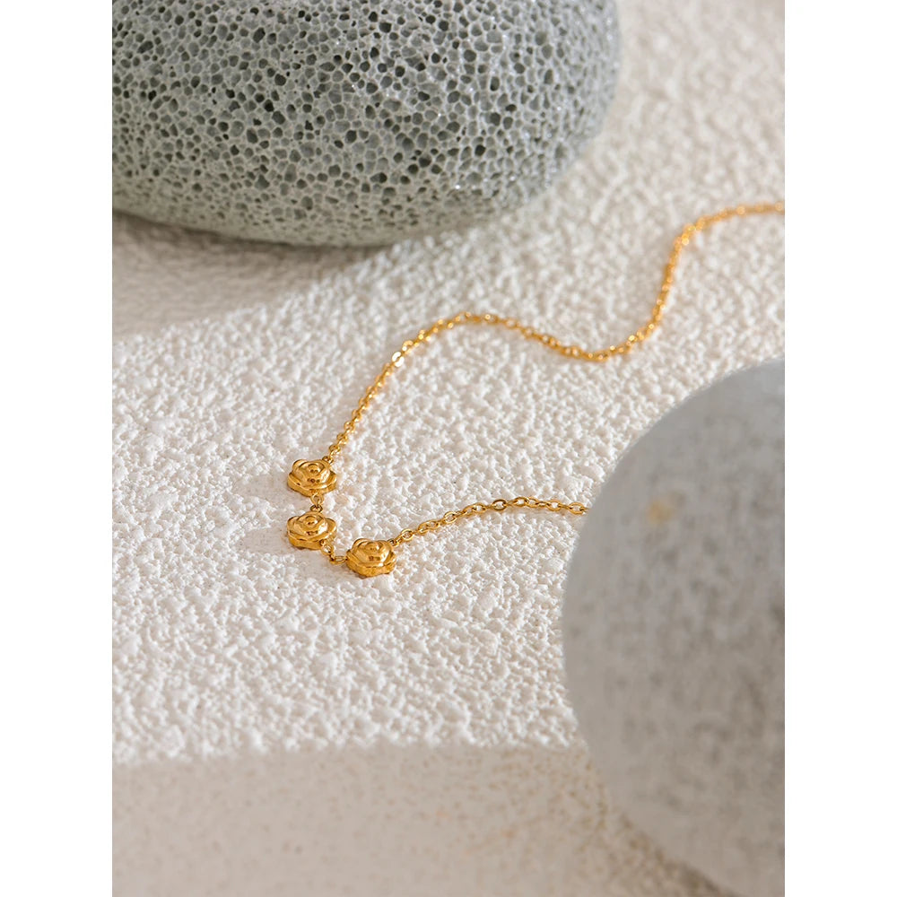 Golden Rosebud Chain - Cardi Bella