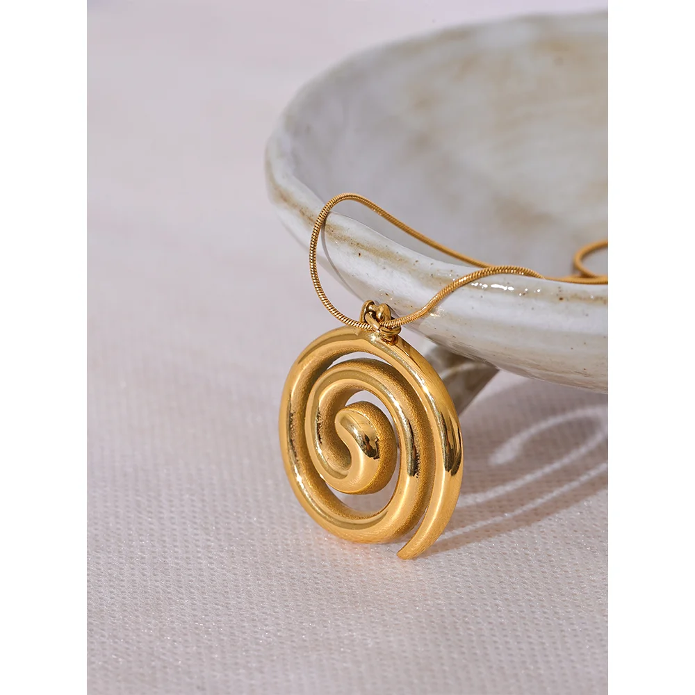 Eclipse Spiral Pendant Necklace - Cardi Bella