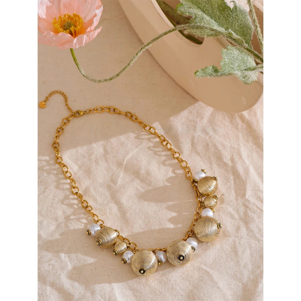 Gilded Shells Necklace - Cardi Bella