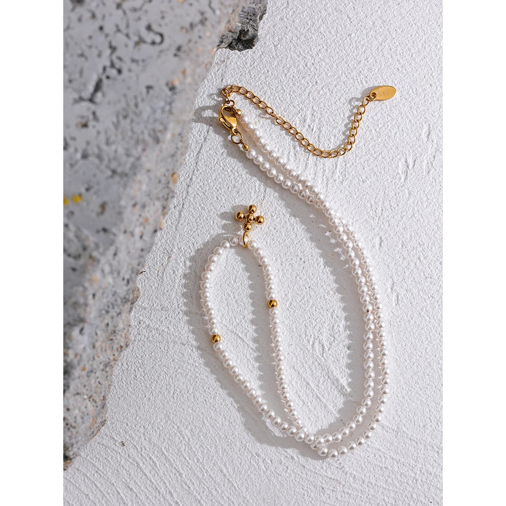 Perla Cruz Necklace - Cardi Bella