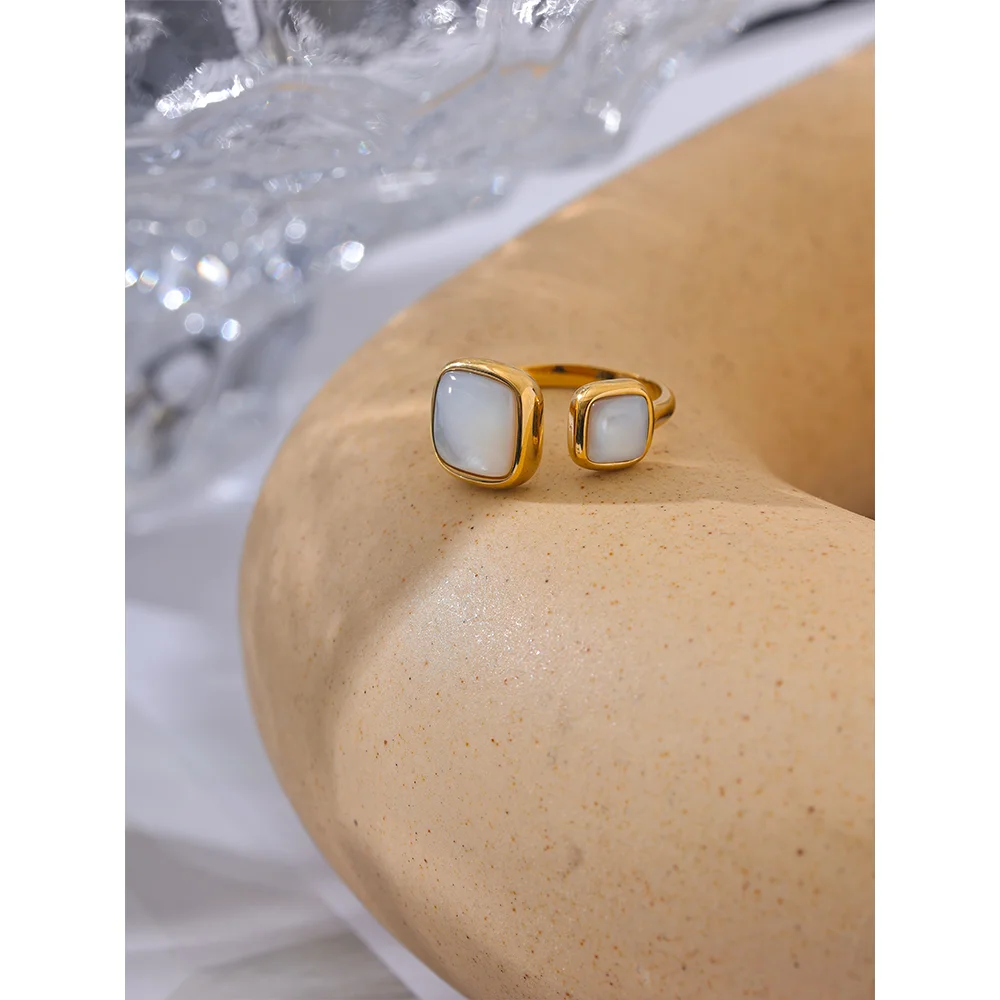 Concha Blanca Ring