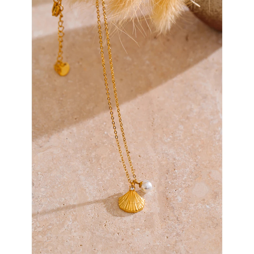 Seashore Charm Necklace - Cardi Bella
