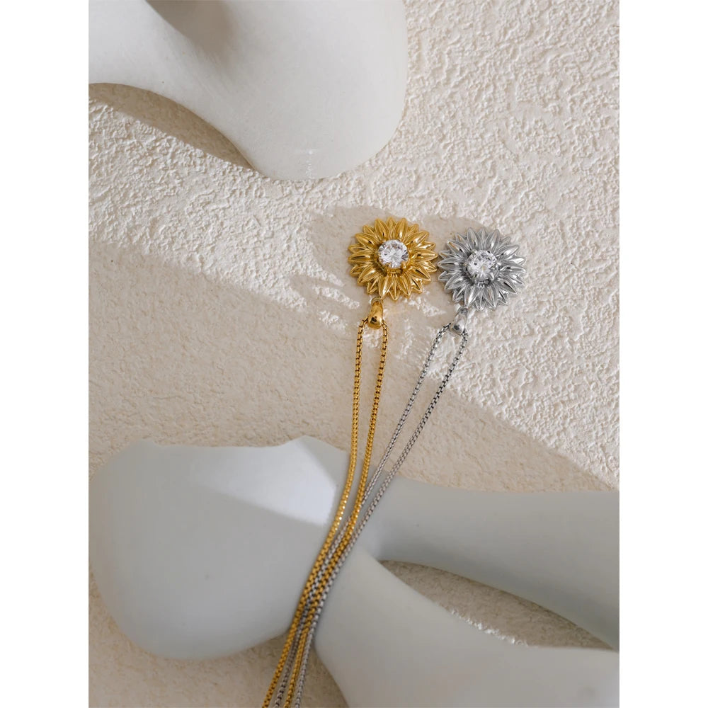 Sunlit Blossom Necklace - Cardi Bella