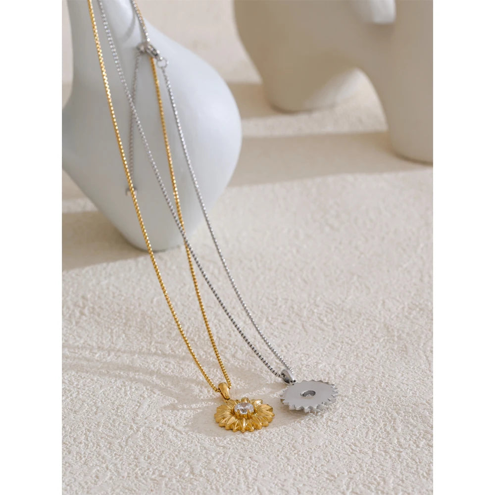 Sunlit Blossom Necklace - Cardi Bella