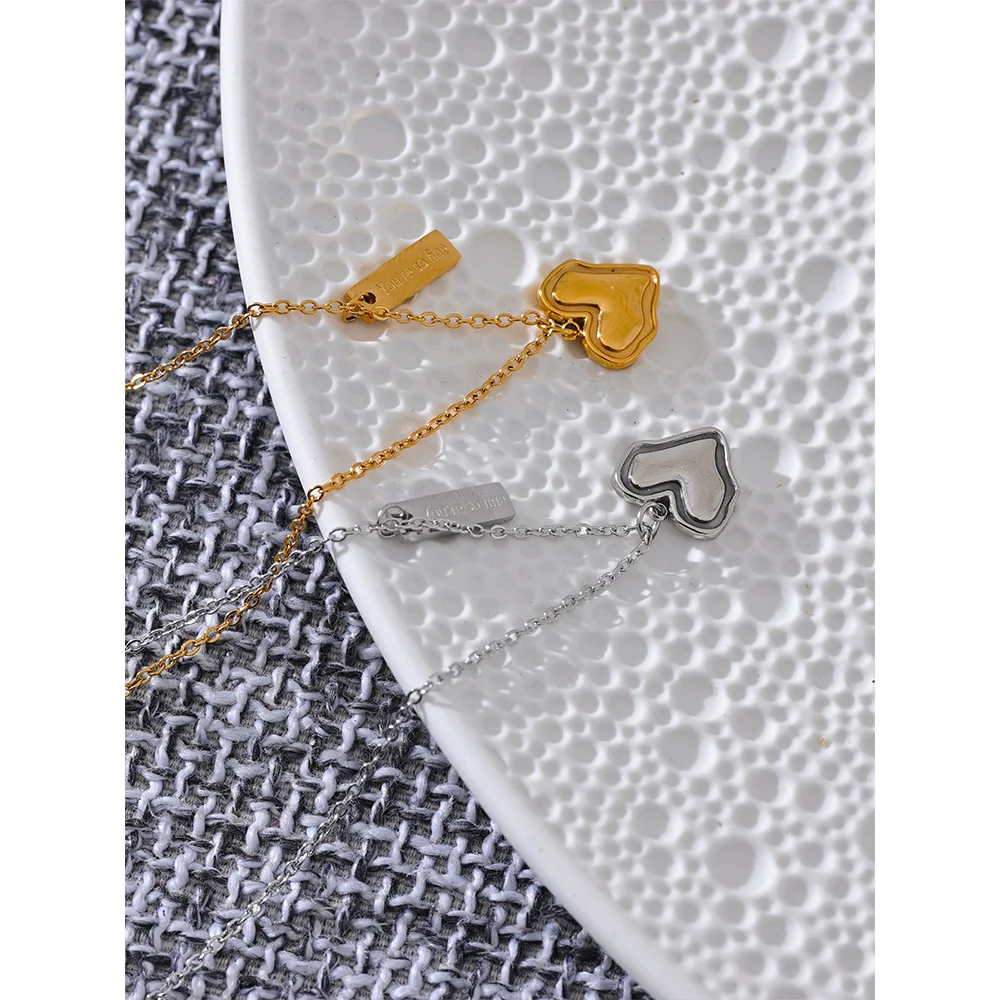 Velora Love Necklace - Cardi Bella