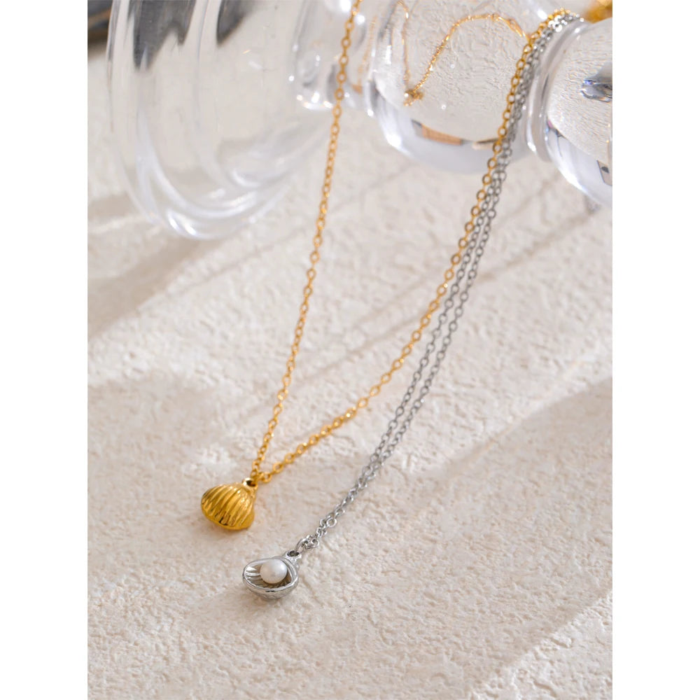 Vérane Pearl Necklace - Cardi Bella