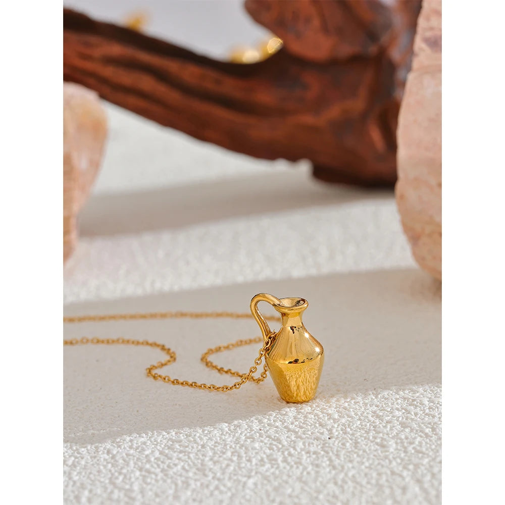 The Gilded Pour Pendant - Cardi Bella