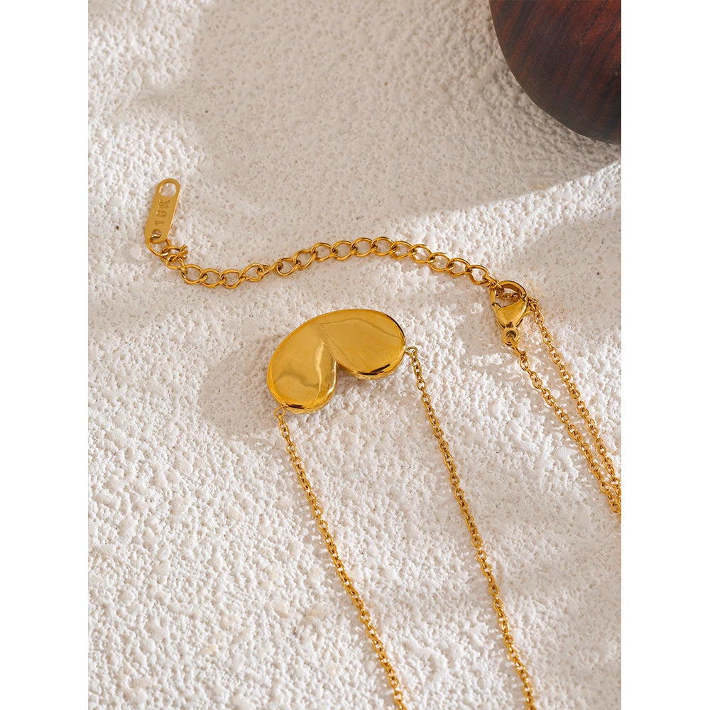 Lover’s Embrace Necklace - Cardi Bella