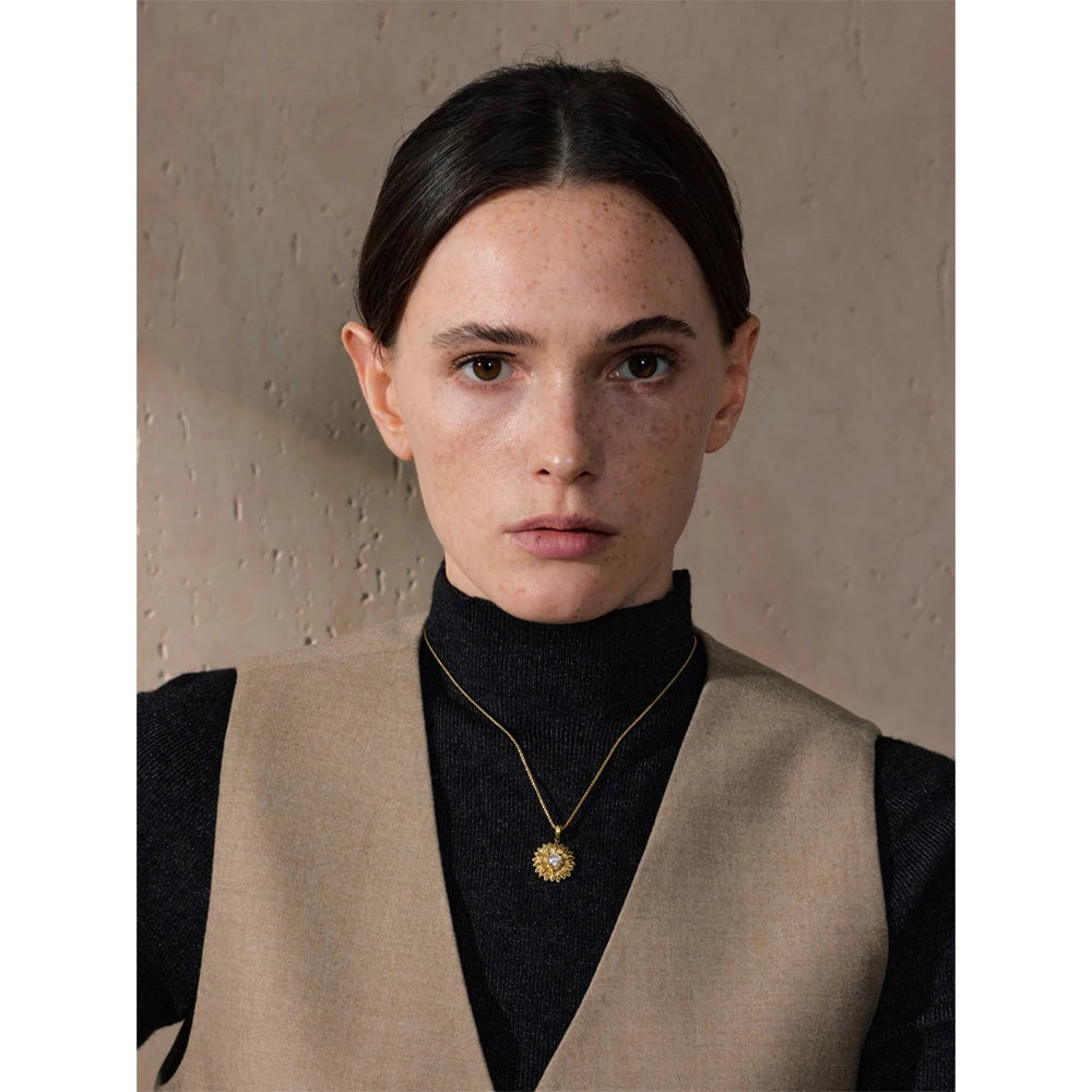 Sunlit Blossom Necklace - Cardi Bella