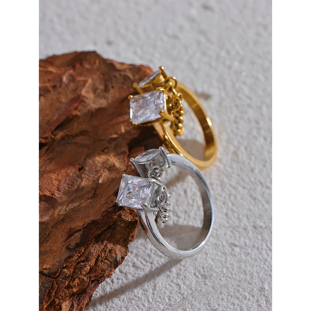 Cardi Cadenza Ring