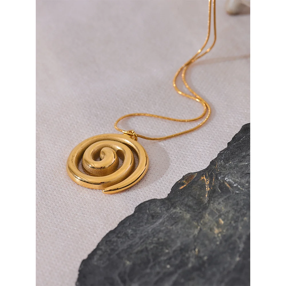 Eclipse Spiral Pendant Necklace - Cardi Bella