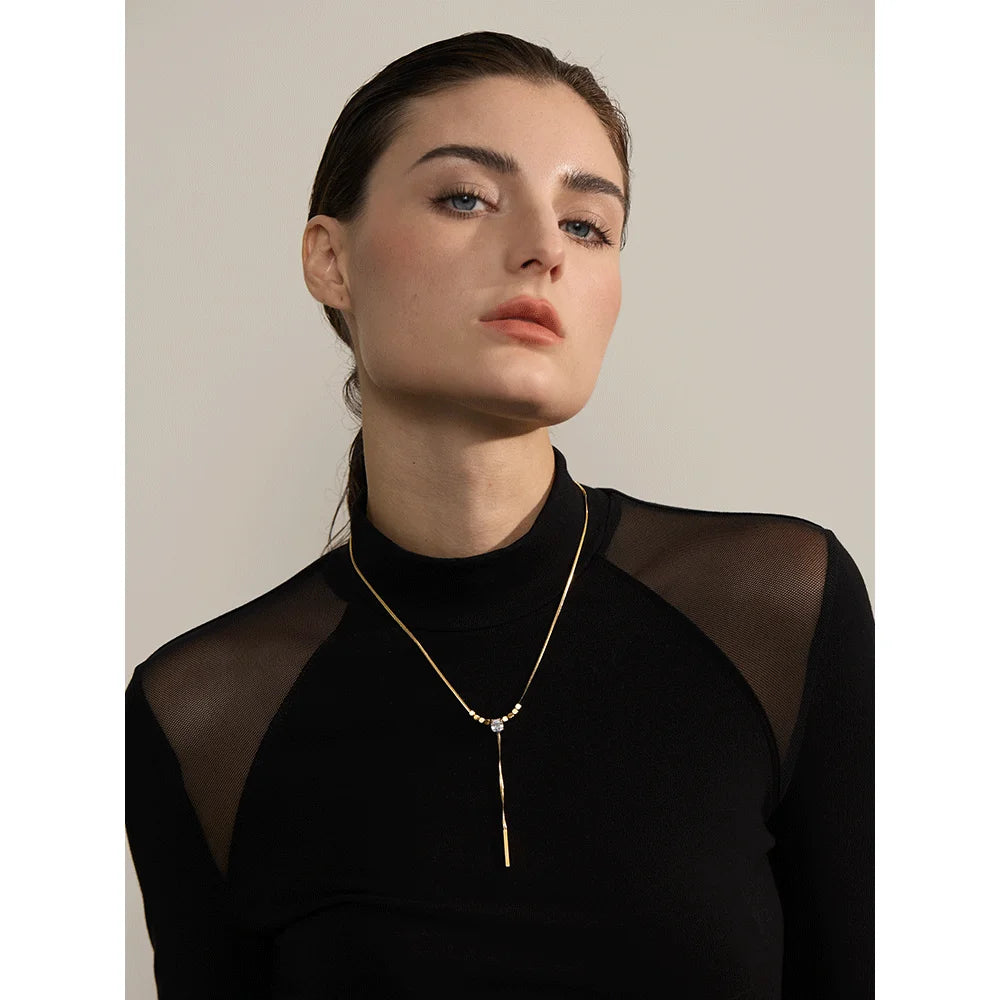 Lazo Necklace - Cardi Bella
