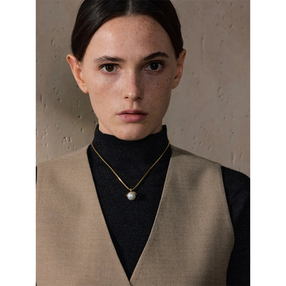 Éliane Pearl Necklace - Cardi Bella