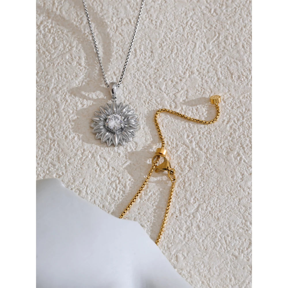Sunlit Blossom Necklace - Cardi Bella
