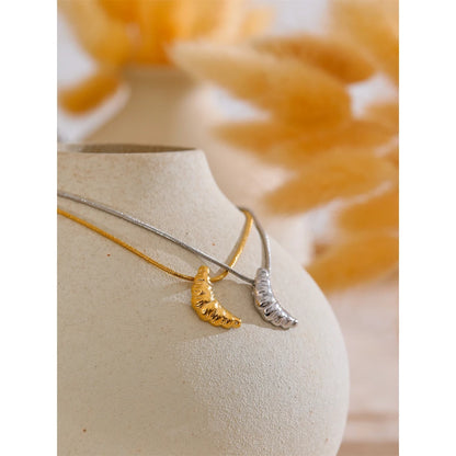 Le Cute Croissant Necklace - Cardi Bella