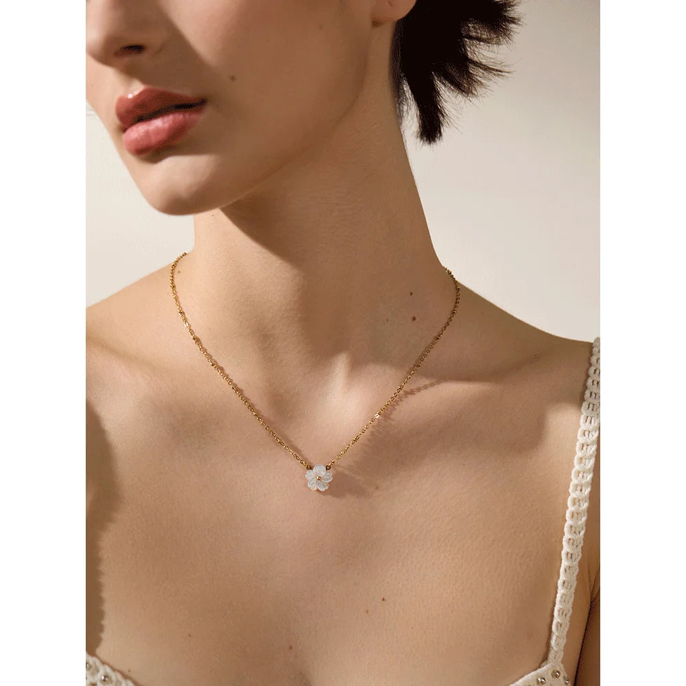 Blossom Breeze Necklace - Cardi Bella