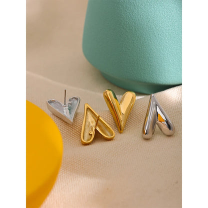 Corazón Studs